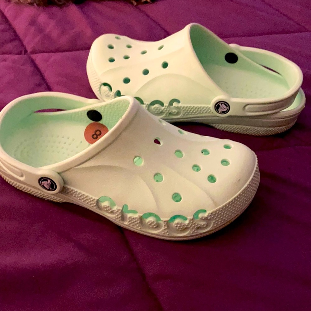 CROCS Woman Size 8 Men Size 6 Neon Green, Barely worn